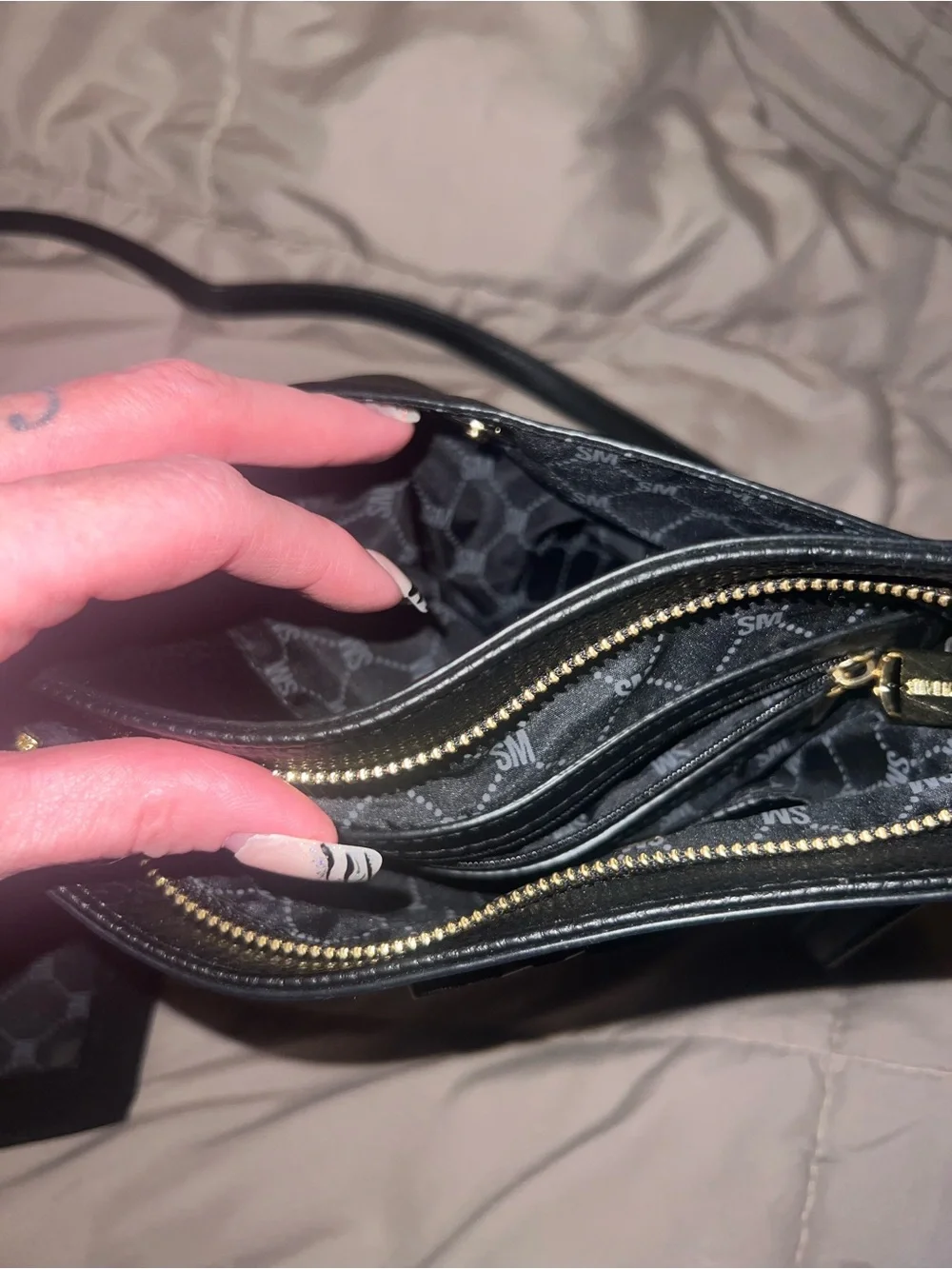 Steve Madden Black Pebbled Crossbody with Card Holder